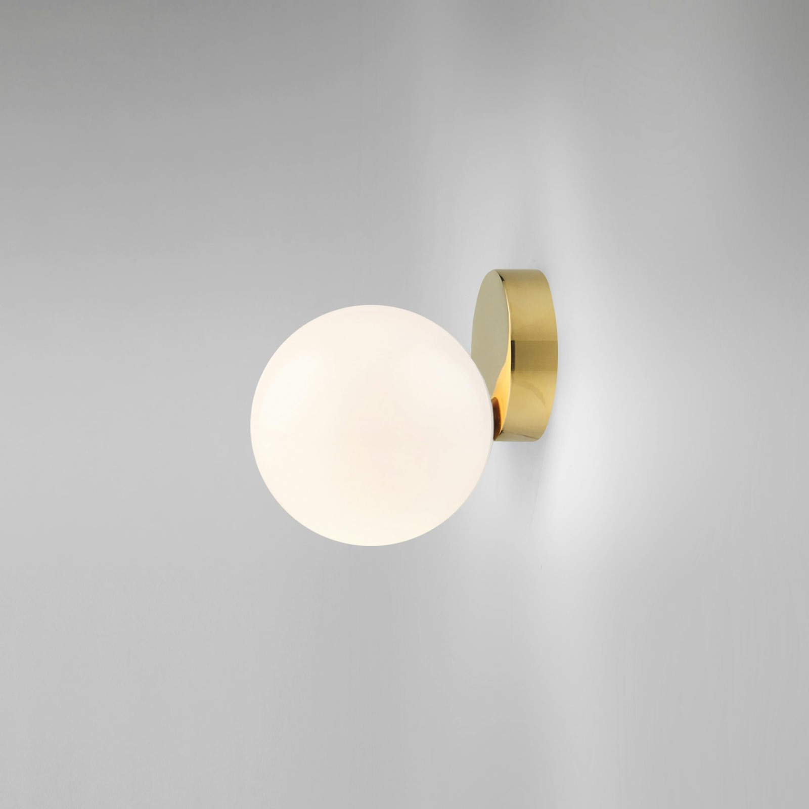 Wandleuchte Tip of the Tongue von Michael Anastassiades in Messing